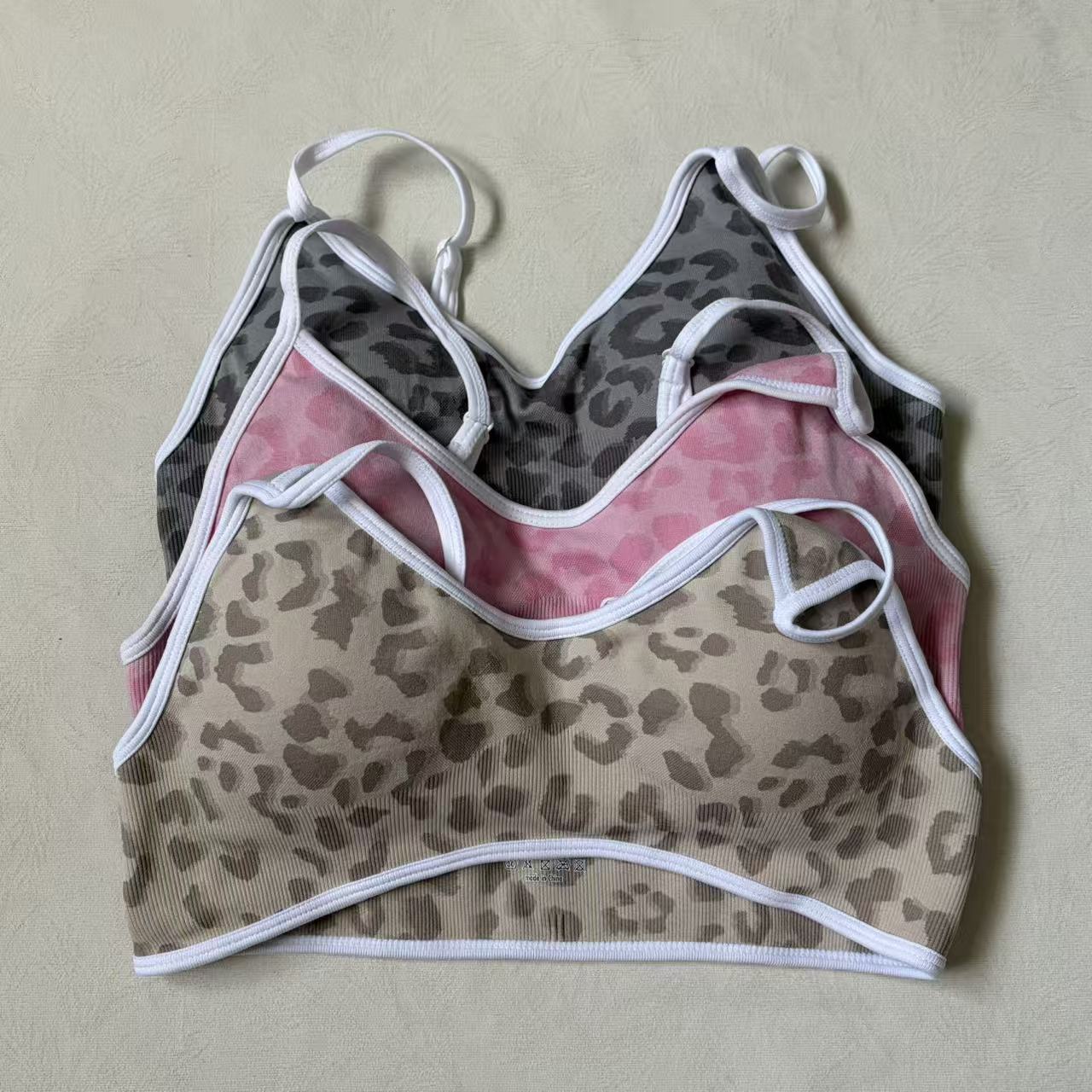 Reggiseno sportivo da donna LO - Yoga Fitness Logo Design recensione e prezzo