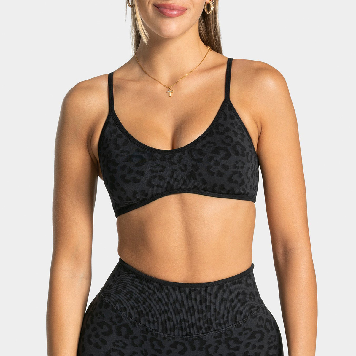 LOGO Reggiseno e pantaloncini  - Yoga Fitness Logo Design recensione e prezzo
